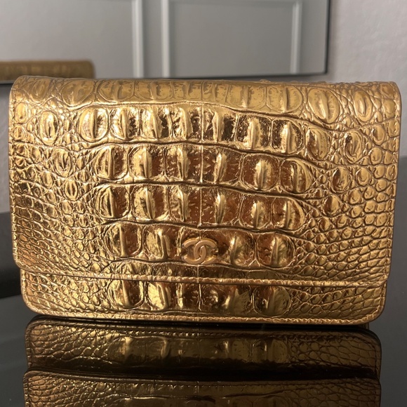 Chanel Runway Metallic Crocodile Embossed Gold WOC with Antique Gold Tone Chain - Picture 7 of 8